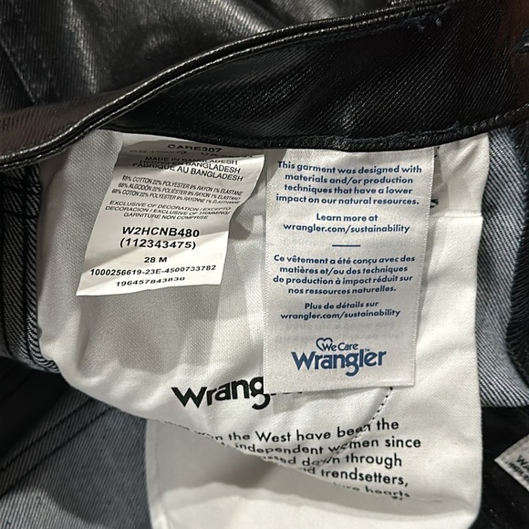 Woman’s NWTs Wrangler Black Leather Walker High Rise Slim Jeans - Picture 5 of 12